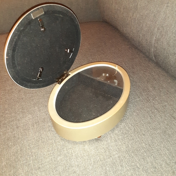 Music Box - Picture 7 of 8
